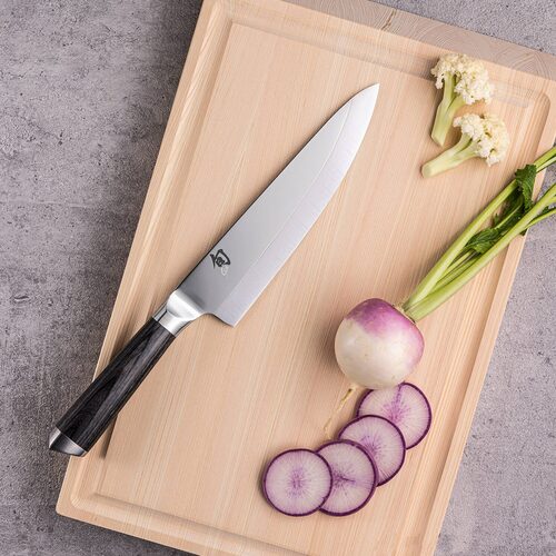 KAI Shun Kagerou Koksmes 20 cm sfeer houten plank